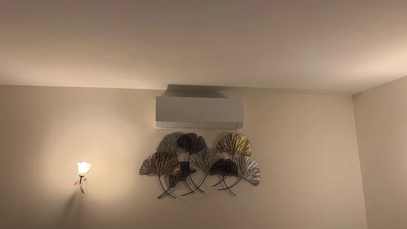 Climatisation Heiwa installée dans une pièce de vie